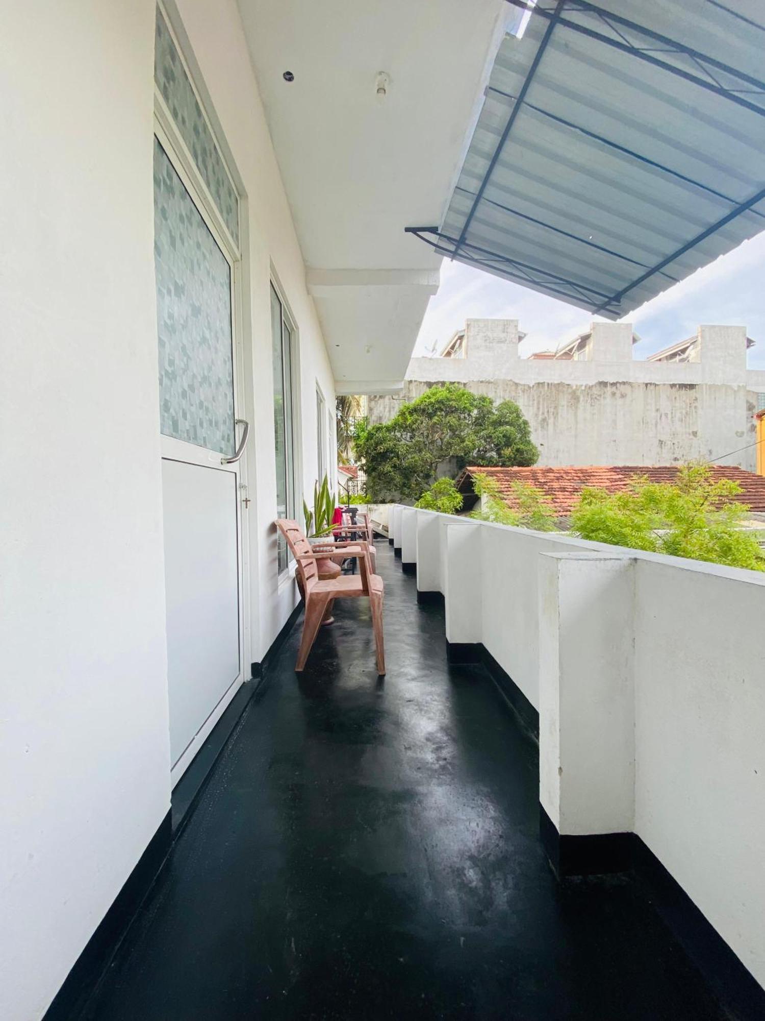 Araliya White House Lägenhet Negombo Exteriör bild