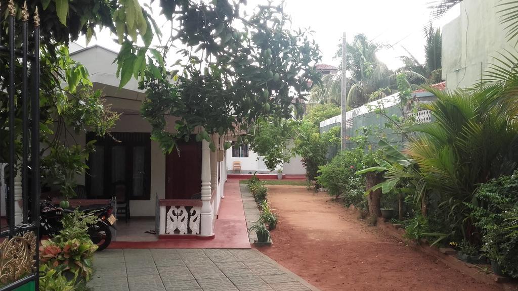 Araliya White House Lägenhet Negombo Exteriör bild