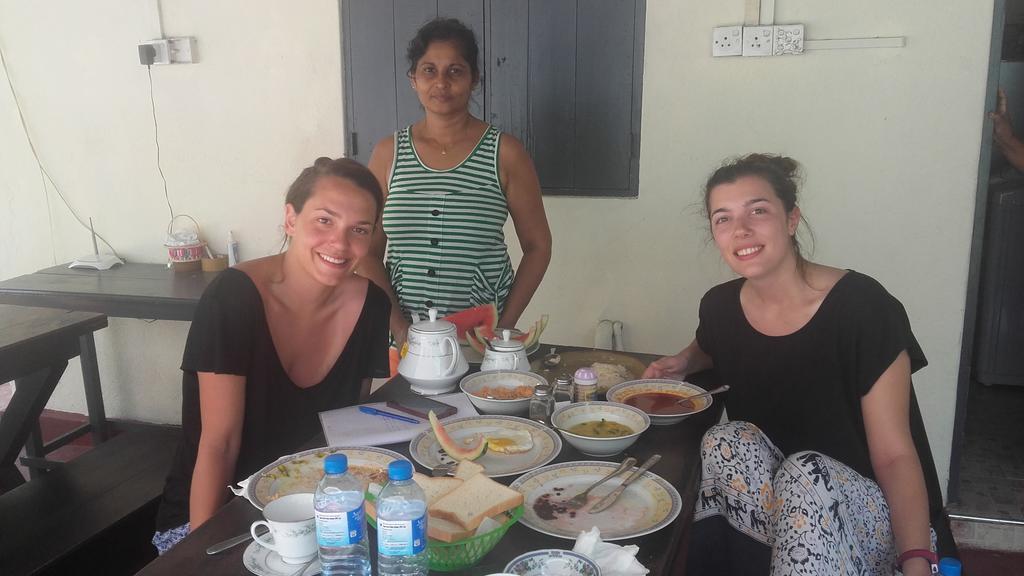 Araliya White House Lägenhet Negombo Exteriör bild