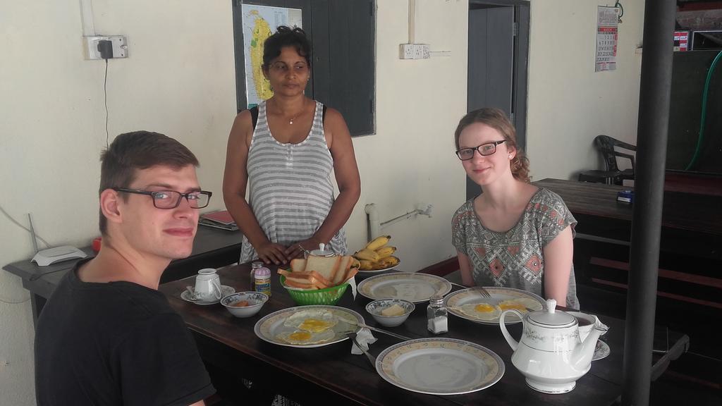 Araliya White House Lägenhet Negombo Exteriör bild
