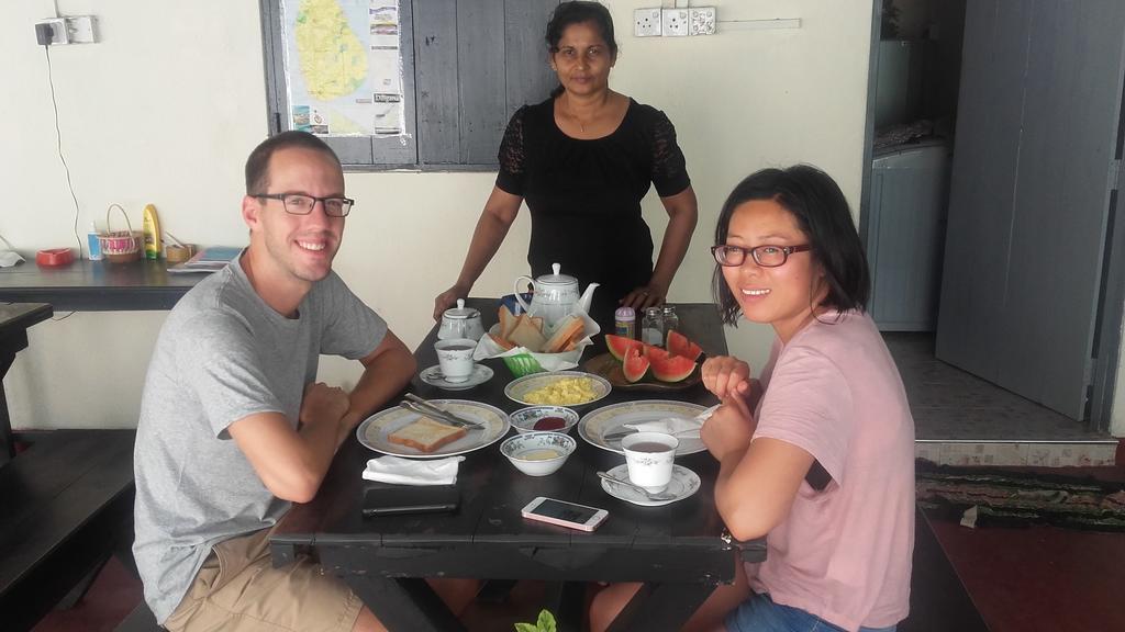 Araliya White House Lägenhet Negombo Exteriör bild